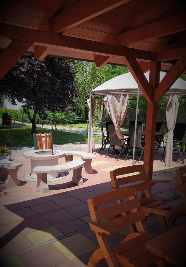 Bed & Breakfast Bacchus Panzio Eger
